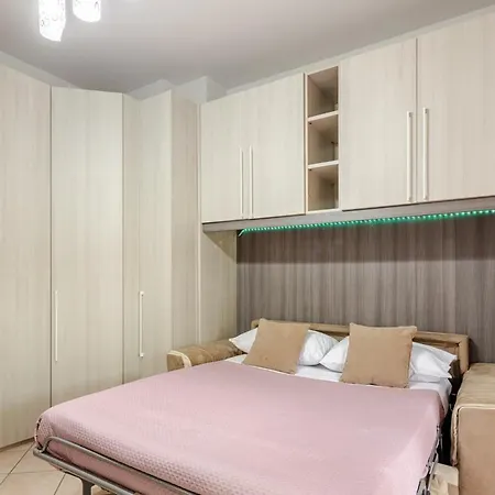 Reba House With Terrace